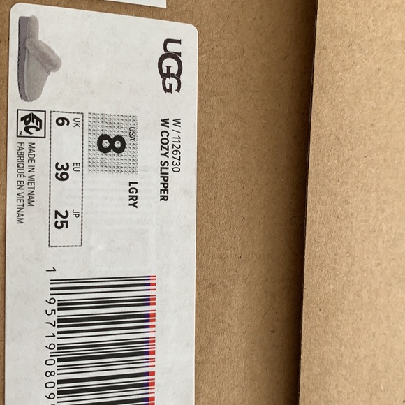New ugg light grey genuine shearling slipper - Picture 12 of 14